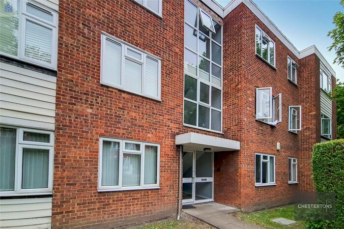2 Bedroom Flat To Rent In Courtfield, - Sutton Court Road, London, W4