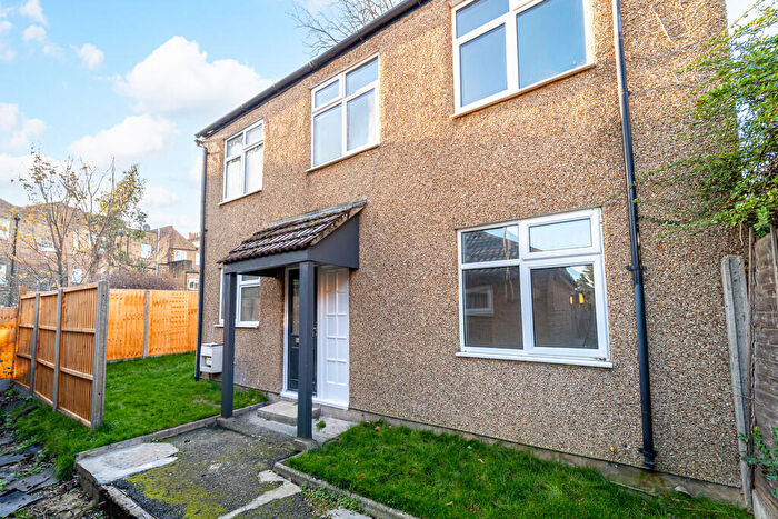 2 Bedroom Detached House For Sale In Grenville Mews, N19