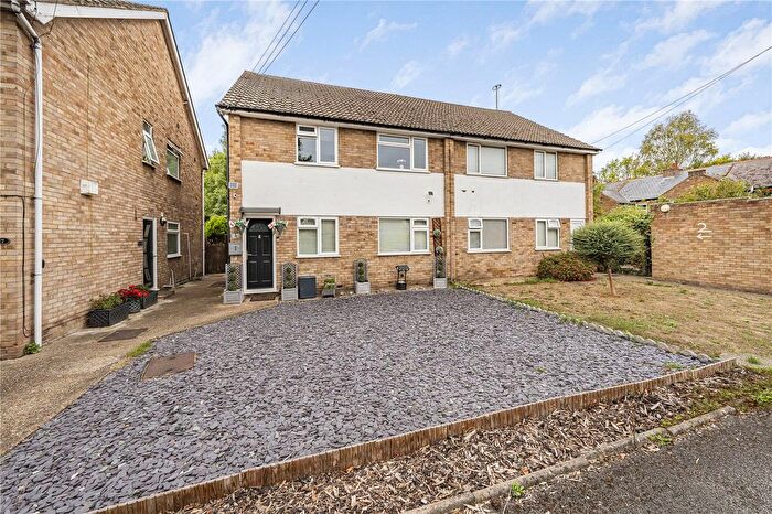 2 Bedroom Maisonette For Sale In Caroline Close, Middlesex, UB7