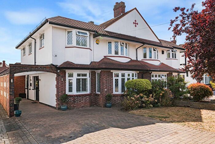 4 Bedroom Semi Detached House For Sale In Willersley Avenue, Sidcup, DA15