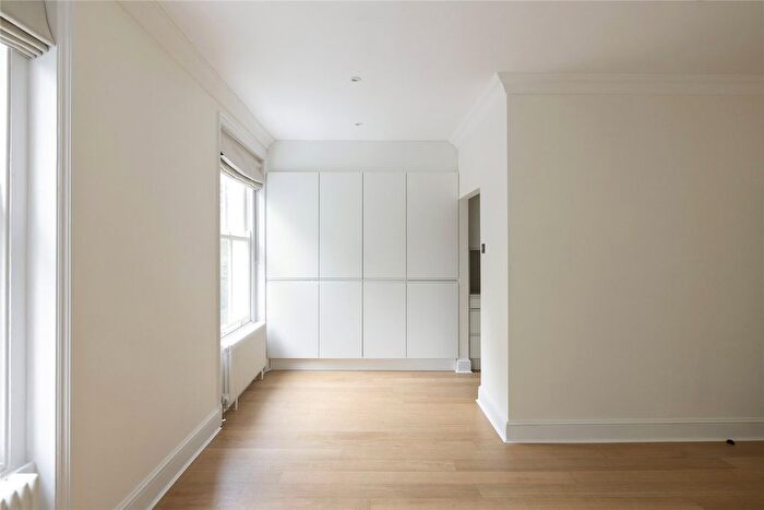 2 Bedroom Flat To Rent In Ladbroke Square, London, W11