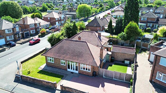 3 Bedroom Detached Bungalow For Sale In Patterdale Road, Woodthorpe, Nottingham, NG5