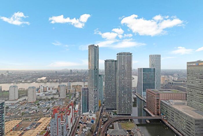 2 Bedroom Apartment To Rent In Harcourt Tower, Marsh Wall, London, E14