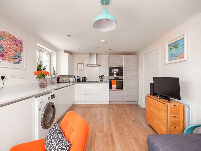 1 Bedroom Flat For Sale In Malago Drive, Bedminster, BS3