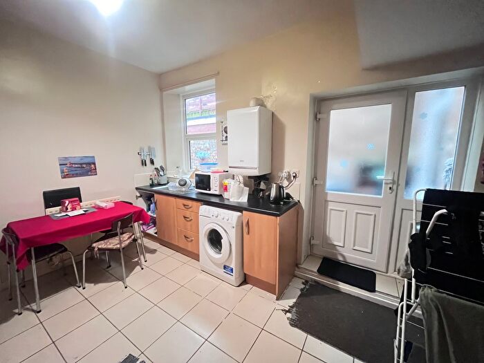 5 Bedroom Flat For Sale In Durham Road, Gateshead, NE8