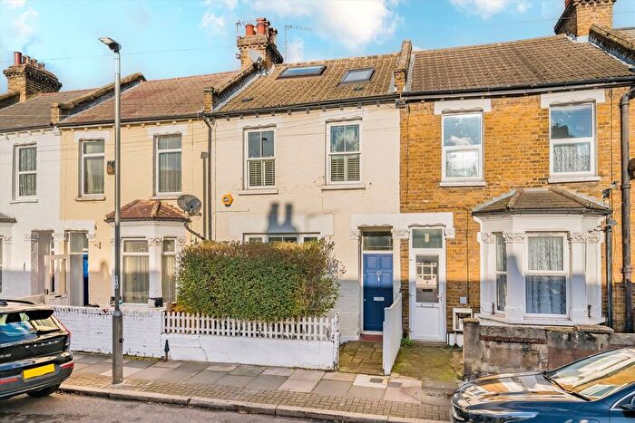4 Bedroom Terraced House For Sale In Graveney Road, Tooting, SW17