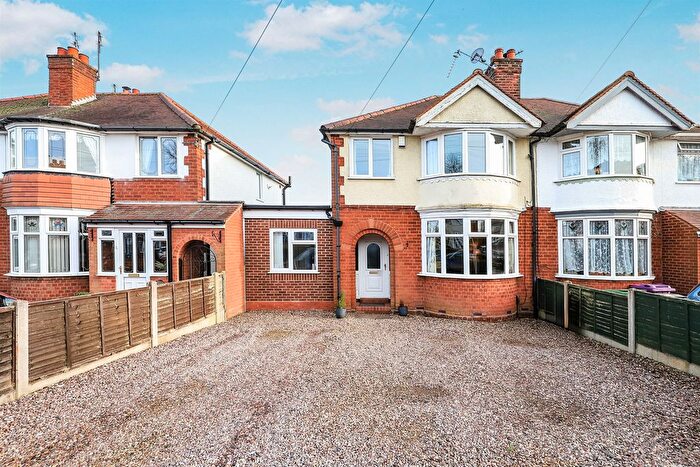 3 Bedroom Semi-Detached House For Sale In Fairview Road, Penn, Wolverhampton, WV4