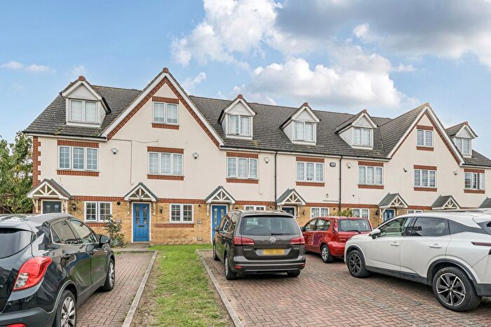 4 Bedroom Terraced House For Sale In Old School Yard, Lower Range Road, Gravesend, DA12