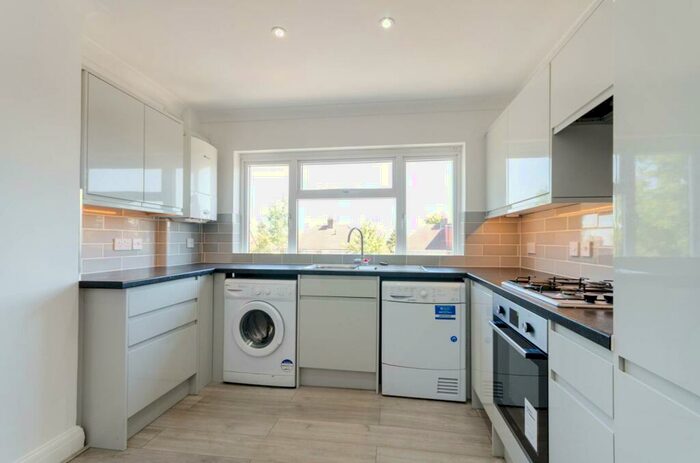 4 Bedroom Flat To Rent In Sutton Common Road, Sutton Common, Sutton, SM3