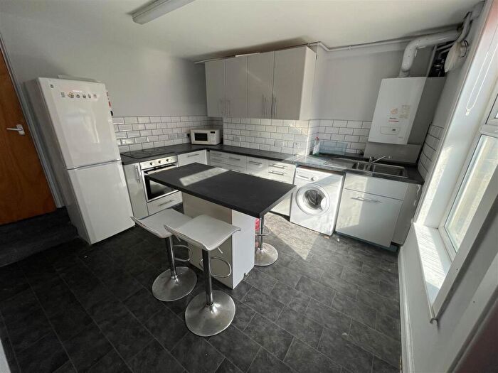 3 Bedroom Terraced House To Rent In Burley Lodge Road, Hyde Park, Leeds, LS6