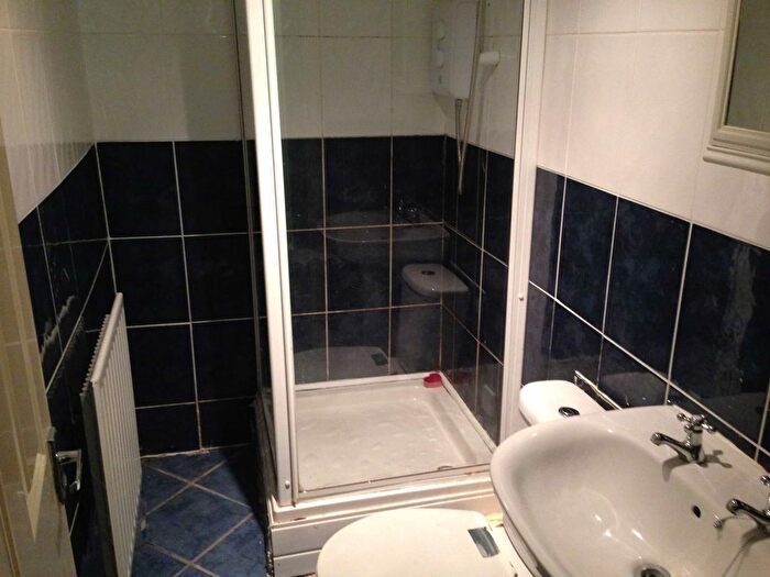 5 Bedroom Semi-Detached House To Rent In Granby Road, Leeds, LS6