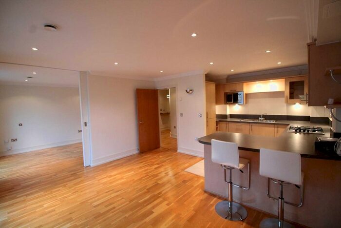 1 Bedroom Flat To Rent In Tallow Road, Brentford, TW8