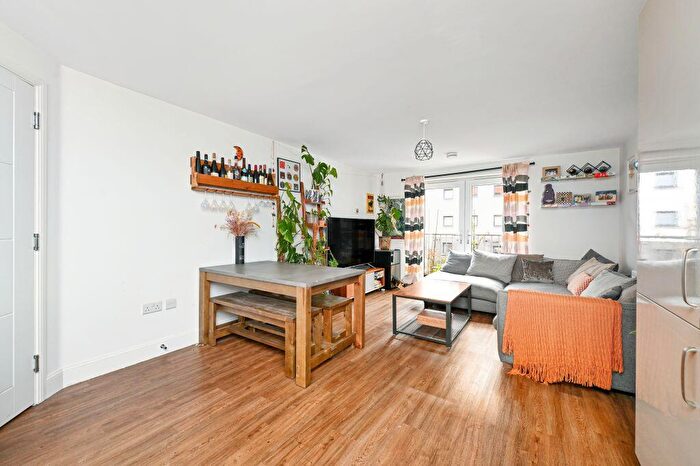 2 Bedroom Flat For Sale In / Ashley Place, Bonnington, Edinburgh, EH6