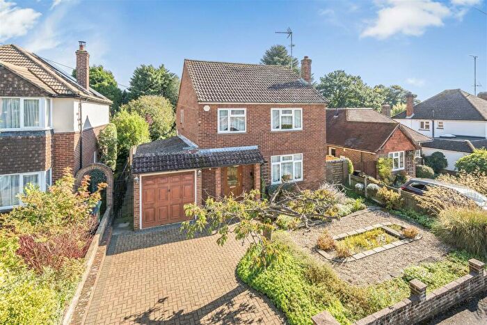 3 Bedroom Detached House For Sale In Cedar Drive, Barming, ME16