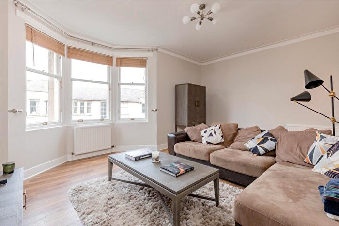 3 Bedroom Apartment To Rent In Learmonth Park, Edinburgh, Midlothian, EH4