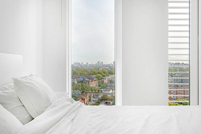 2 Bedroom Apartment To Rent In Cendal Crescent, London, E1