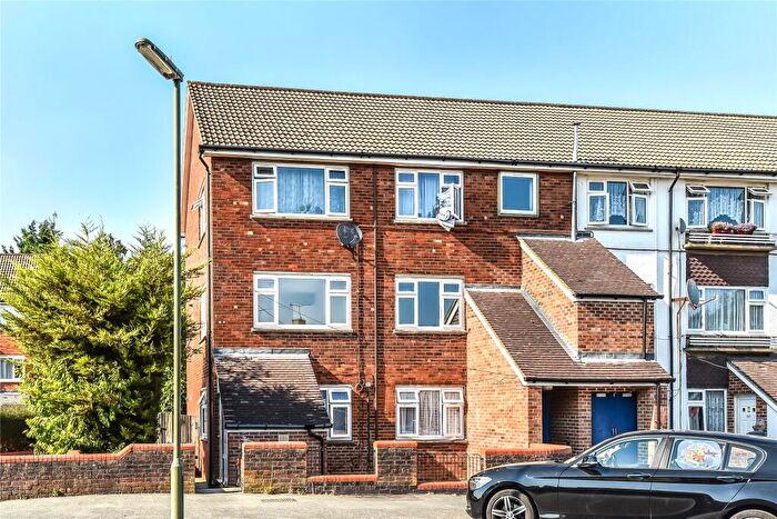 2 Bedroom Apartment To Rent In Horseshoe Crescent, Camberley, Surrey, GU15