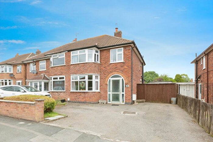 3 Bedroom Semi-Detached House For Sale In Darley Road, Blaby, Leicester, Leicestershire, LE8