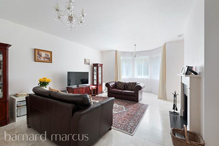 3 Bedroom Flat For Sale In Crystal Palace Park Road, London, SE26