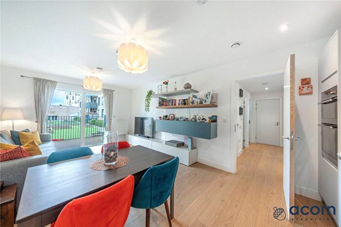 2 Bedroom Flat To Rent In Bonsai Point, J Edgware Road, Colindale, London, NW9