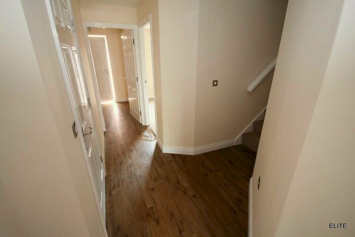 4 Bedroom Town House To Rent In Dalton Crescent, Sheraton Park, DH1