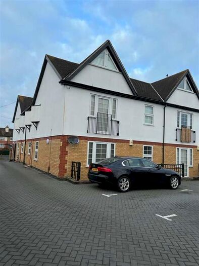 2 Bedroom Flat To Rent In Flamstead End Road, Cheshunt Waltham Cross, Waltham Cross EN8