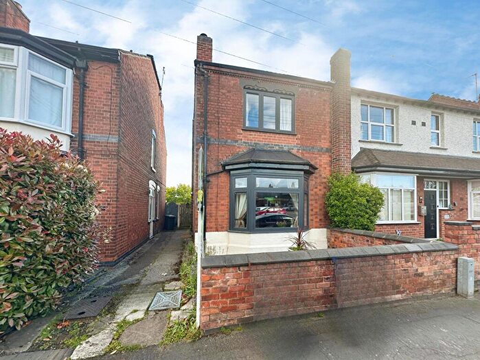 4 Bedroom Semi-Detached House For Sale In Belvedere Road, Burton-on-Trent, DE13