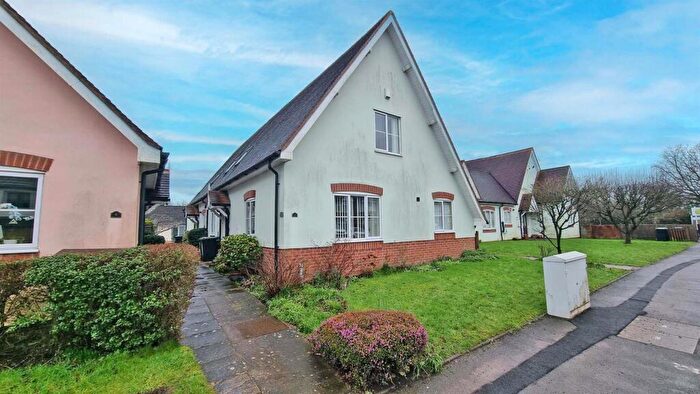 3 Bedroom Terraced House For Sale In Silver Street, Wythall, B47