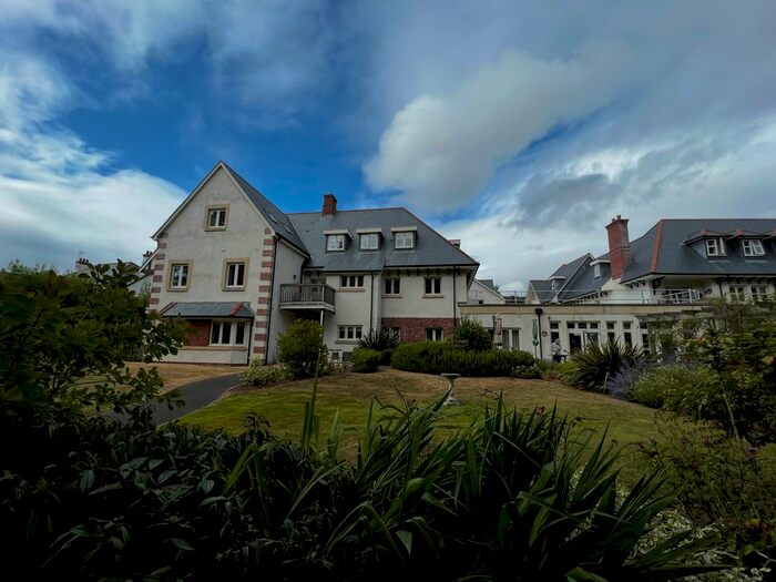 1 Bedroom Flat To Rent In The Parks, Minehead, TA24