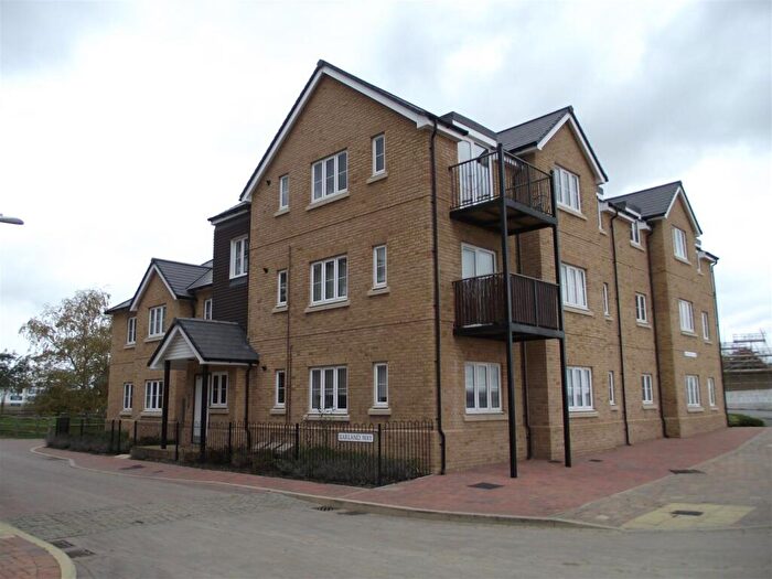 2 Bedroom Apartment To Rent In Barland Way, Mayberry Place, HP18