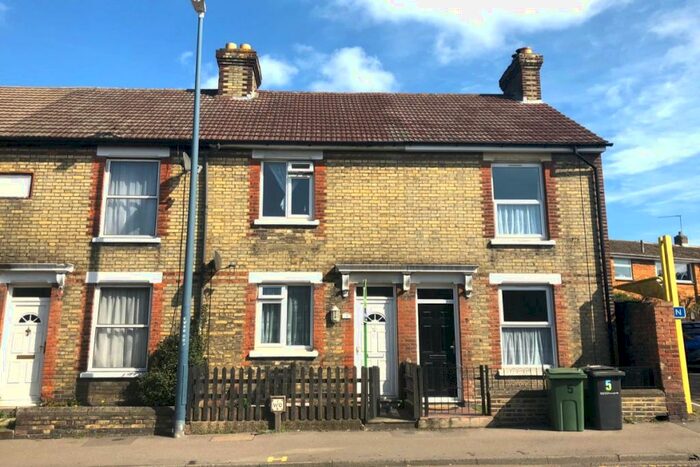 2 Bedroom Terraced House To Rent In Well Road, Maidstone, Kent, ME14
