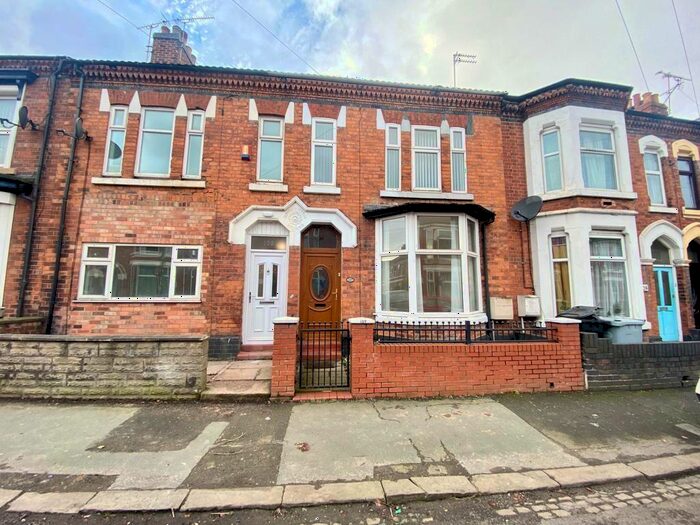 4 Bedroom House To Rent In Walthall Street, Crewe, CW2
