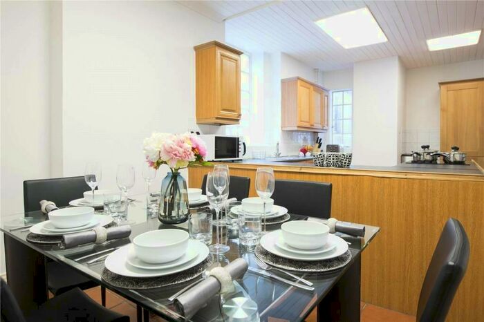 5 Bedroom Flat To Rent In Park Road, St Johns Wood, NW8