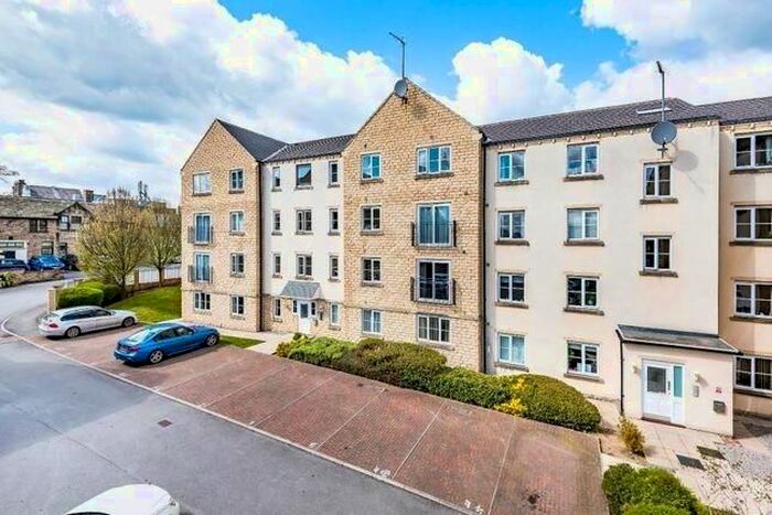 2 Bedroom Flat To Rent In Merchants Court, Bingley, West Yorkshire, BD16