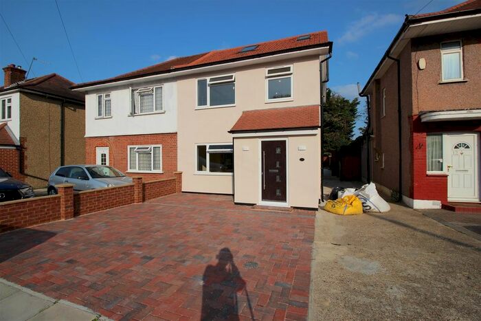 4 Bedroom Semi-Detached House To Rent In Derwent Drive, Hayes, UB4