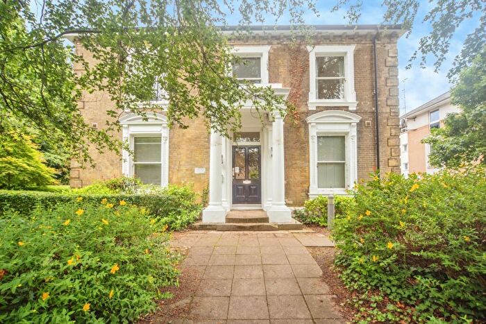 2 Bedroom Flat For Sale In Archers Road, Banister Park, Southampton, Hampshire, SO15