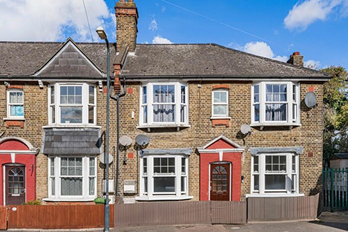 2 Bedroom Ground Maisonette For Sale In Derrick Gardens, SE7
