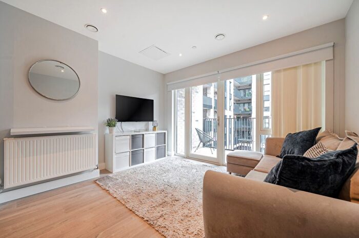 1 Bedroom Flat For Sale In Hearn House, Merrielands Crescent, Dagenham, RM9