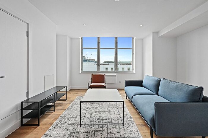 2 Bedroom Flat To Rent In West Smithfield, London, EC1A