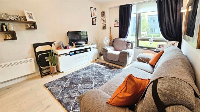 2 Bedroom Apartment For Sale In Wokingham Road, Bracknell, Berkshire, RG42