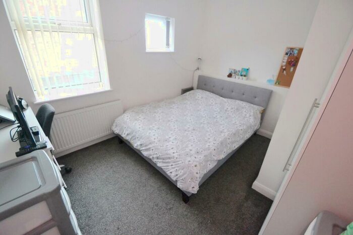 4 Bedroom Detached House To Rent In Dunkirk Road, Nottingham, NG7