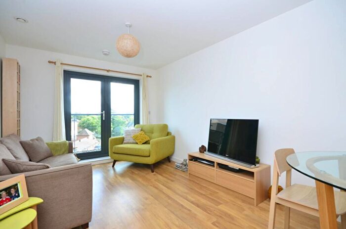 1 Bedroom Flat To Rent In Guildford Road, Woking, GU22