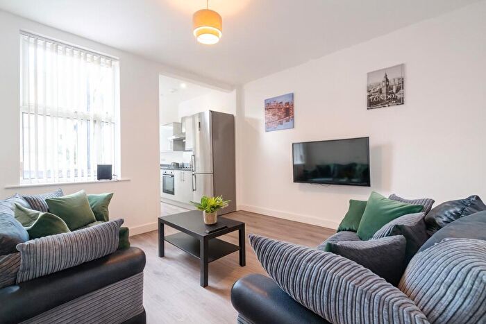4 Bedroom House To Rent In Priestley Street, Sheffield, S2