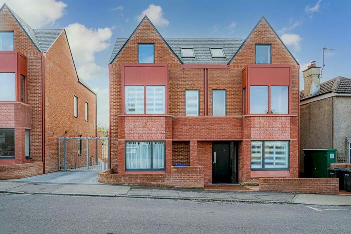 2 Bedroom Flat To Rent In Teynham Road, Whitstable CT5