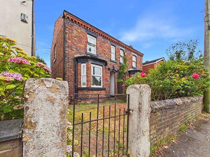 3 Bedroom Semi-Detached House For Sale In Halsall Lane, Ormskirk, L39