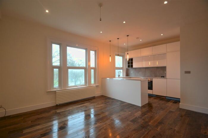 4 Bedroom Flat To Rent In Haven Green, Ealing, W5