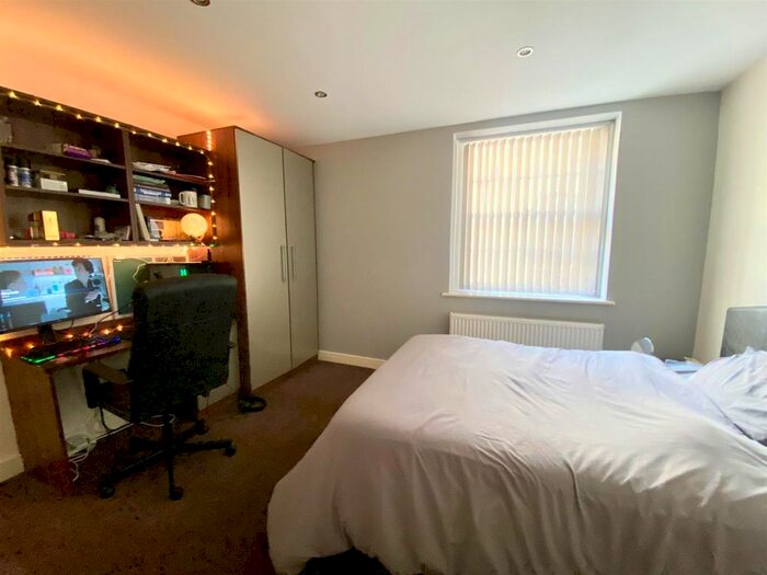 6 Bedroom Property To Rent In Aalborg Place, Lancaster, LA1