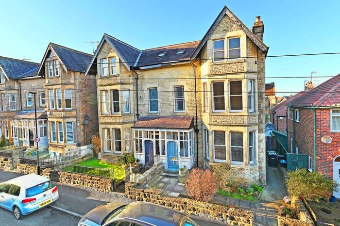 3 Bedroom Maisonette To Rent In West Cliffe Terrace, Harrogate, HG2