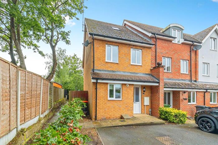 3 Bedroom Town House For Sale In Laurel Mews, Leighton Buzzard, LU7