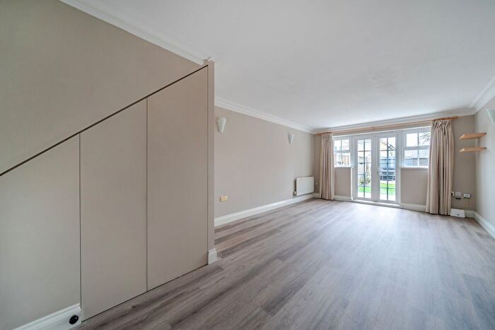 2 Bedroom Detached House To Rent In Harper Mews, Earlsfield, London, SW17
